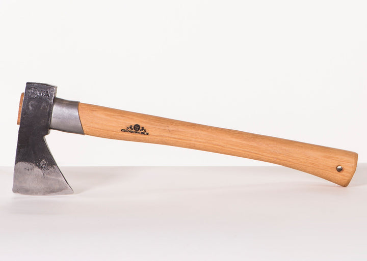 Outdoor Axe - Quest Outdoors