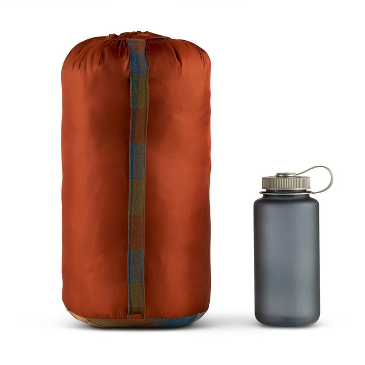 Wayback Biggie Blanket - Quest Outdoors