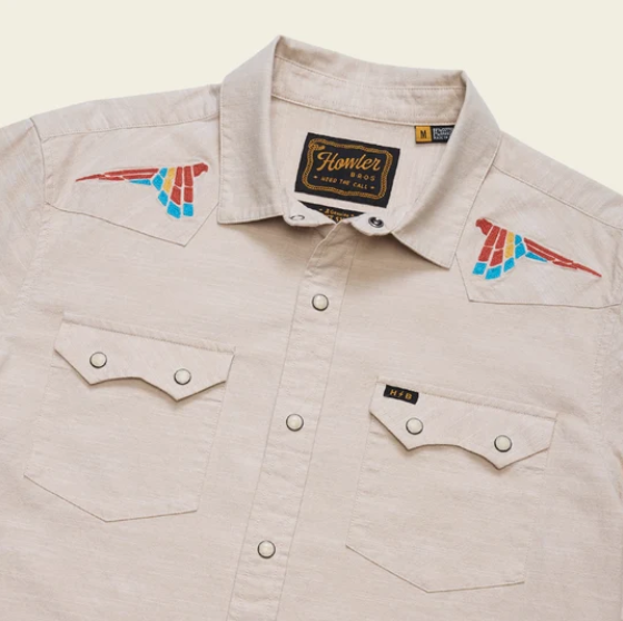 Howler Bros Men's Crosscut Deluxe Snapshirt - Parrot Patrol