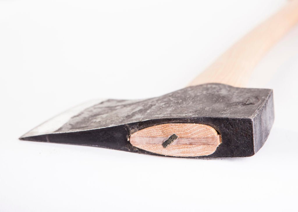 American Felling Axe 31" Curved Handle - Quest Outdoors