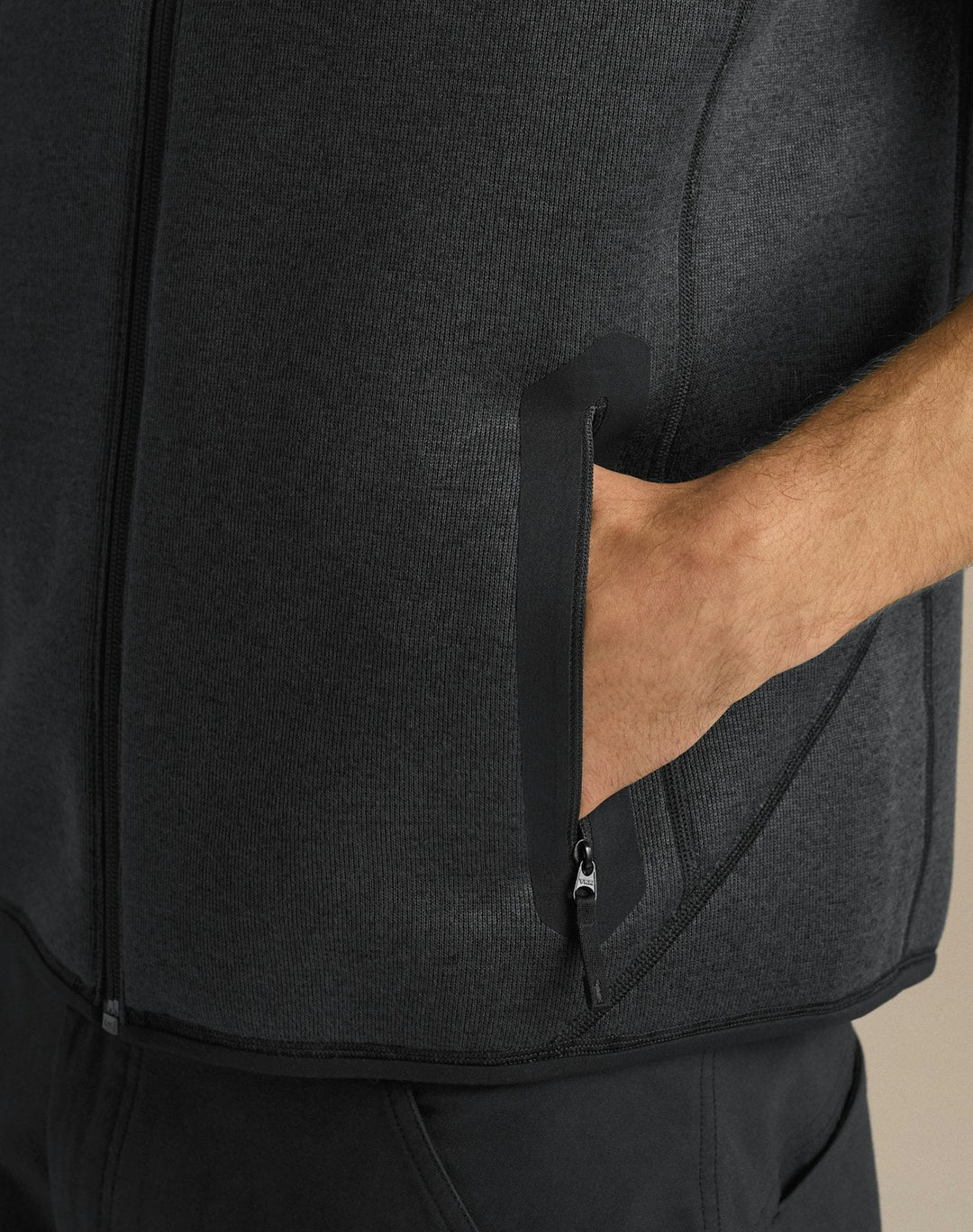 Arc'Teryx Men's Covert Vest - Quest Outdoors
