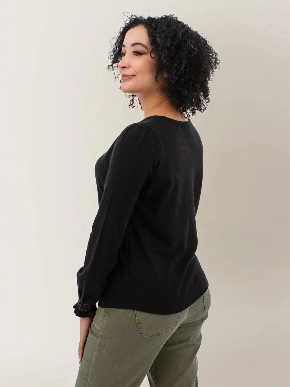 Aventura Women's Glacienne Smocked Cuff Bishop Sleeve Top - Quest Outdoors