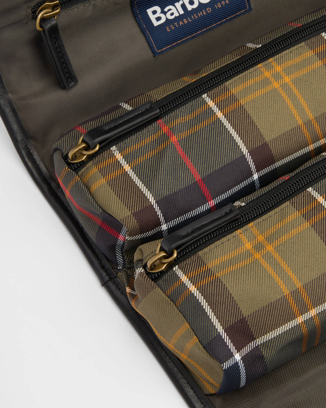 Barbour Tartan Hanging Washbag - Quest Outdoors