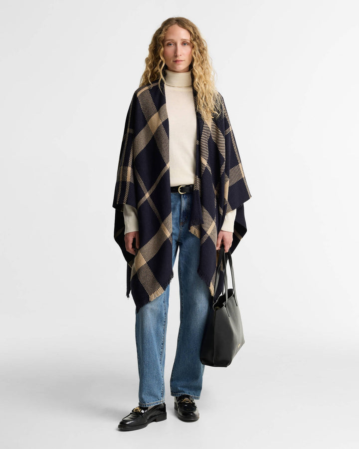 Barbour Women's Isabelle Tartan Serape - Quest Outdoors