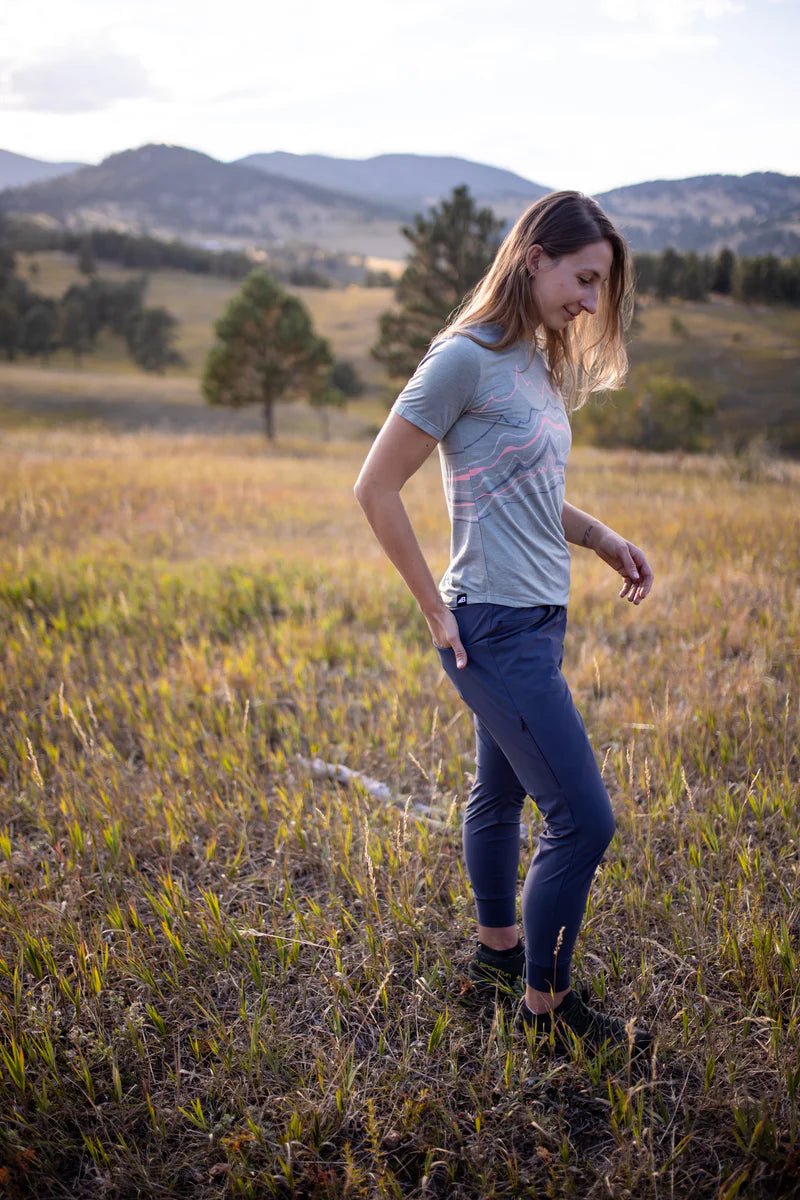 Belong Designs Women's Graphic Traverse Tek Tee - Quest Outdoors