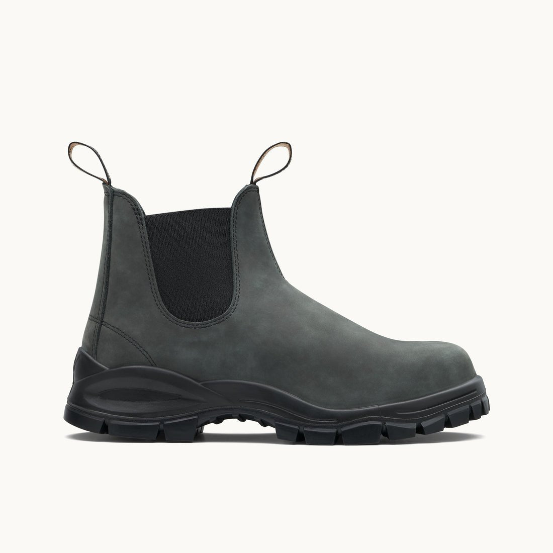 Blundstone #2238 Lug Boot - Quest Outdoors