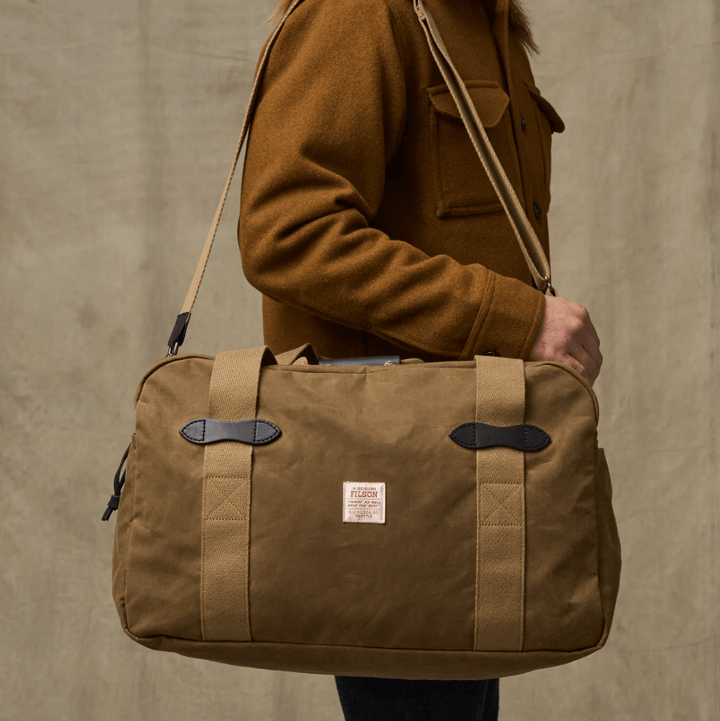 Filson Medium Tin Cloth Duffle Bag - Quest Outdoors
