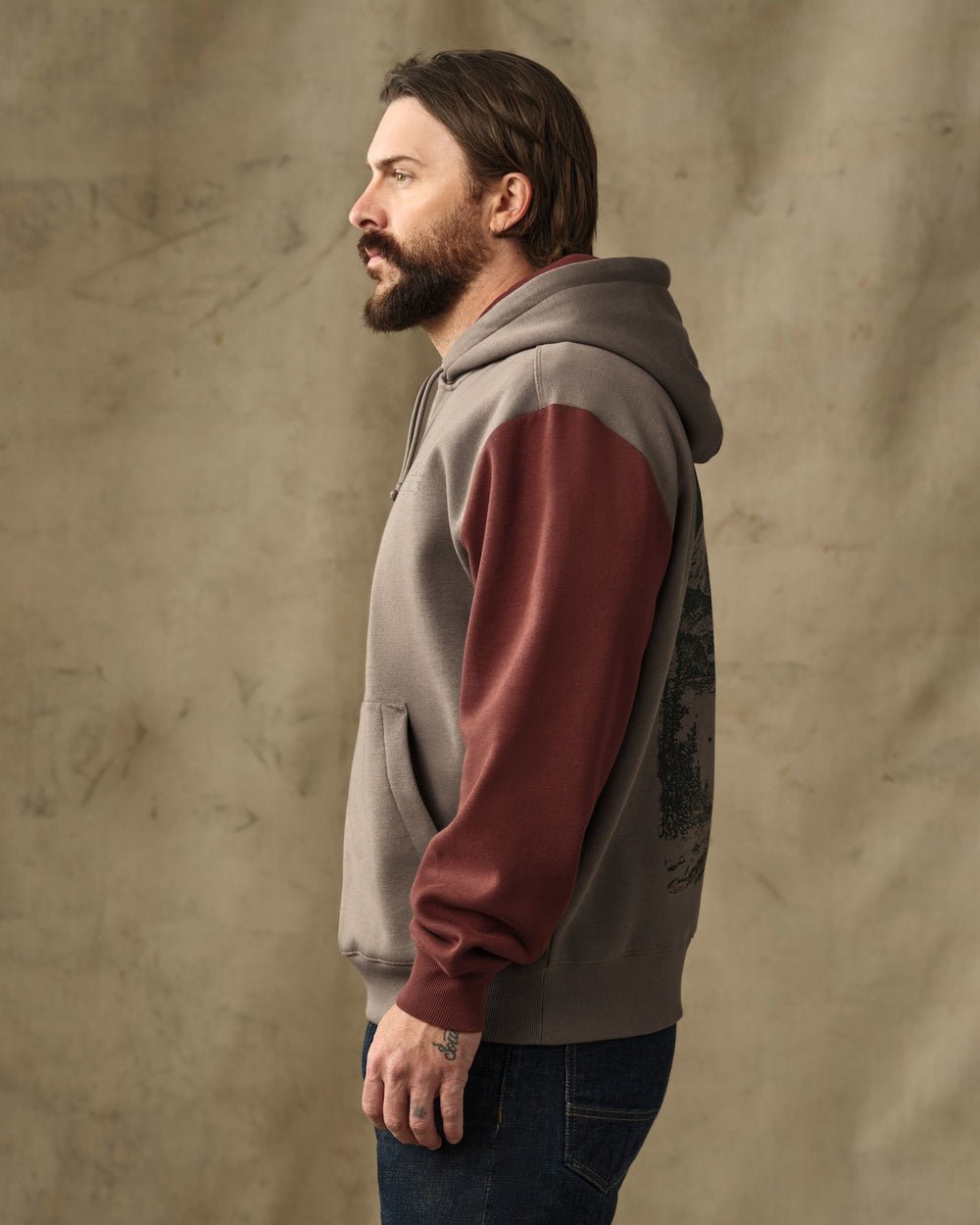 Filson Men's Valley Graphic Hoodie - Quest Outdoors
