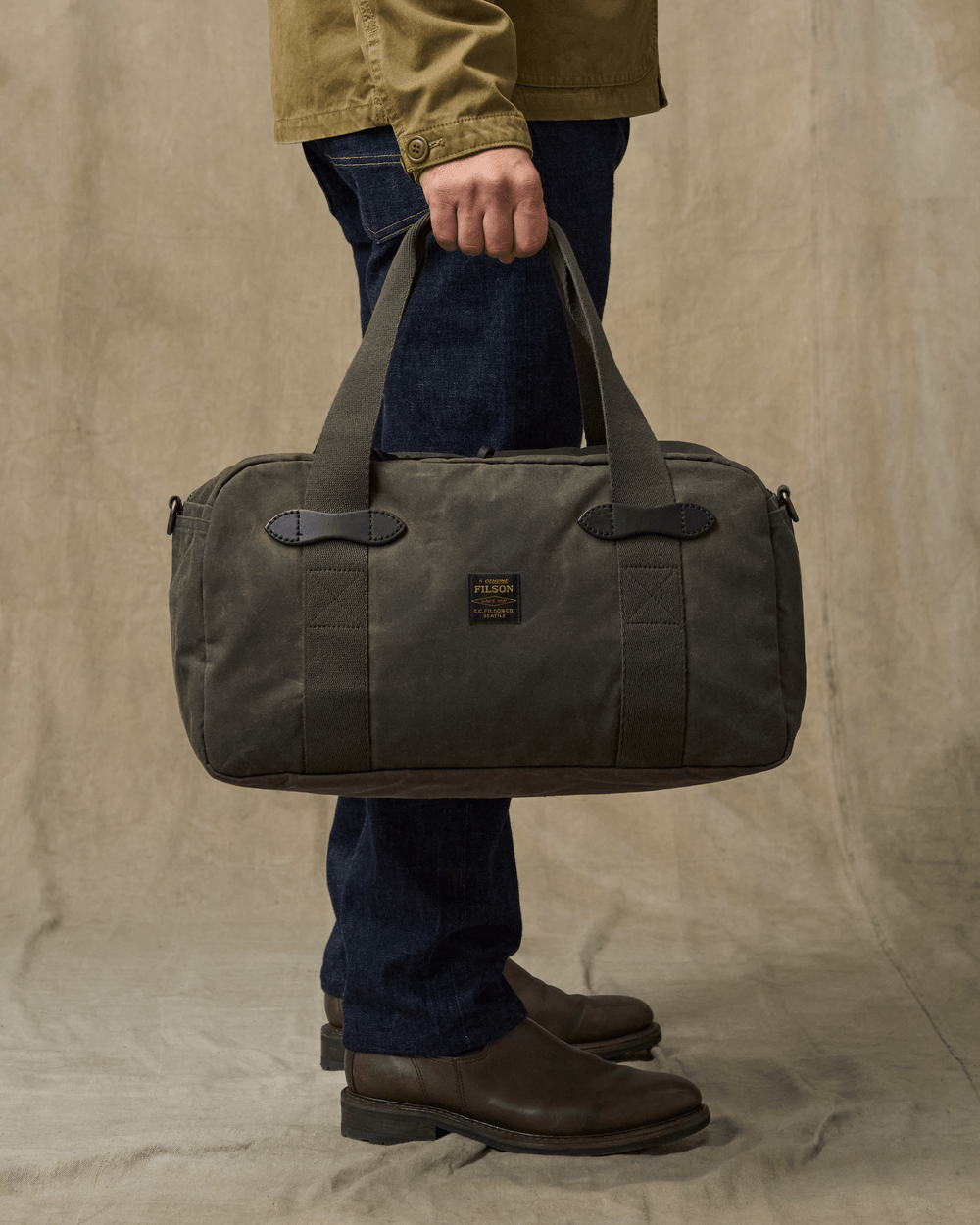 Filson Tin Cloth Medium Duffle Bag - Quest Outdoors