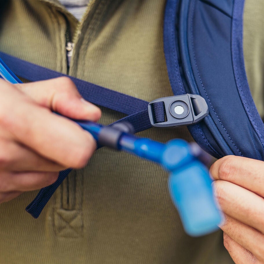 Gregory Men's Inertia 18 H2O - Quest Outdoors