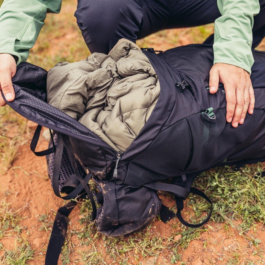 gregory 55 backpack Zulu 55L Unisex Hiking/Backpacking Pack, Freefloat Hipbelt, Internal Hydration Sleeve For Water Bladder, (Reservoir Not Included), Small/Medium, Forage Green : Sports & Outdoors Zip opening for full access to the main compartment Gregory Zulu 55 - Older