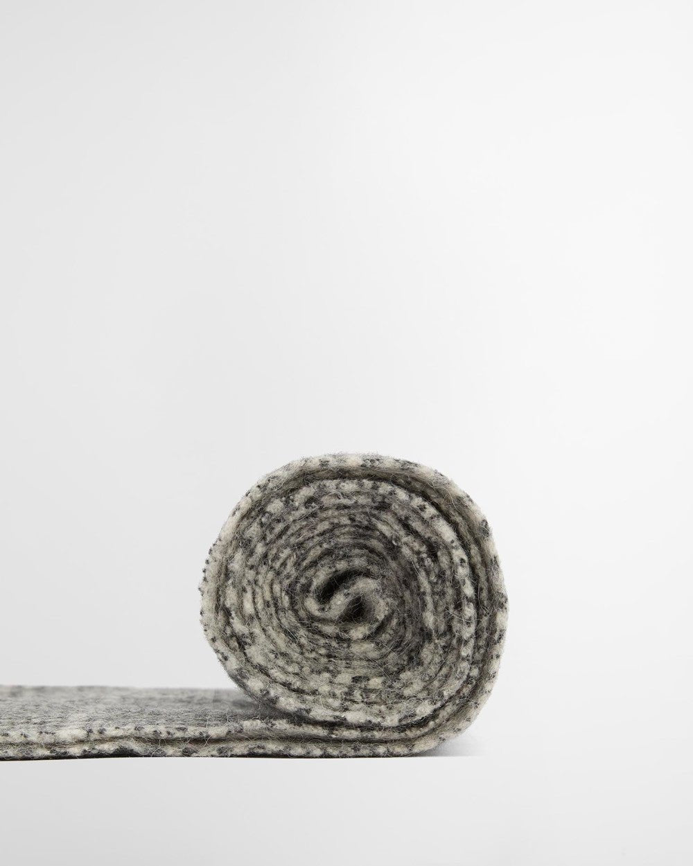 Noelle Reversible Check Scarf - Quest Outdoors