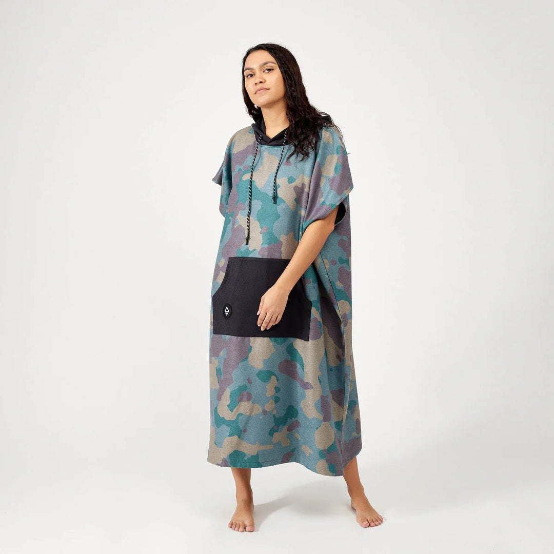 Nomadix Changing Poncho - Quest Outdoors