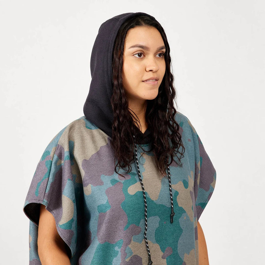 Nomadix Changing Poncho - Quest Outdoors