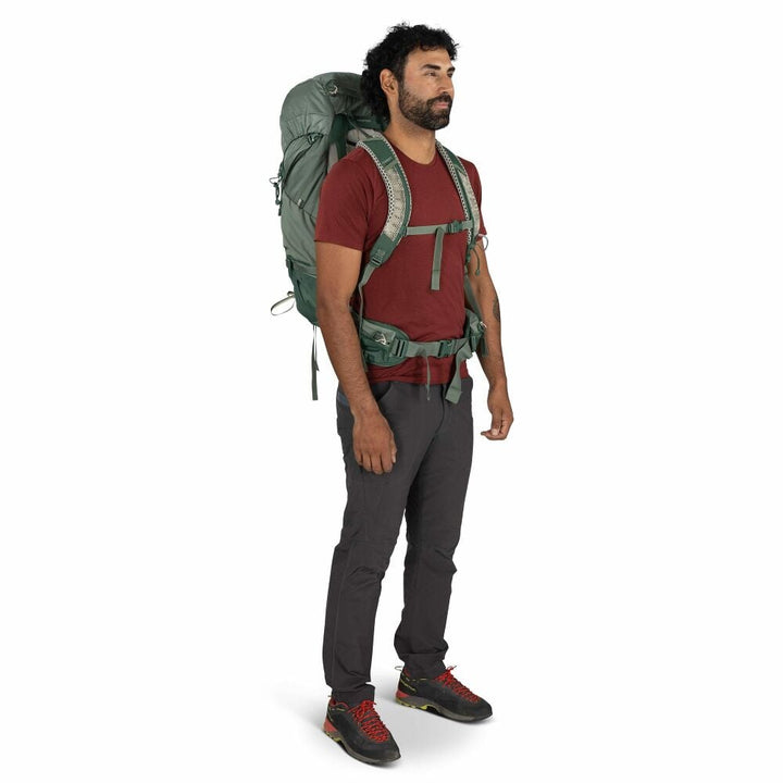 Osprey Stratos 44 - Quest Outdoors