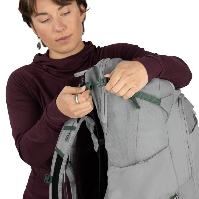 Osprey Women's Mira 34 Hiking Hydration Backpack - Quest Outdoors