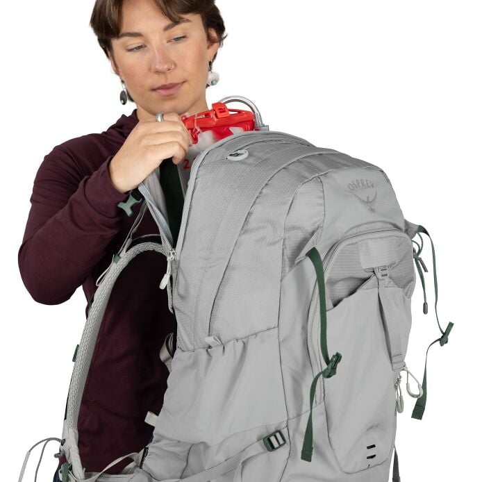 Osprey Women's Mira 34 Hiking Hydration Backpack - Quest Outdoors