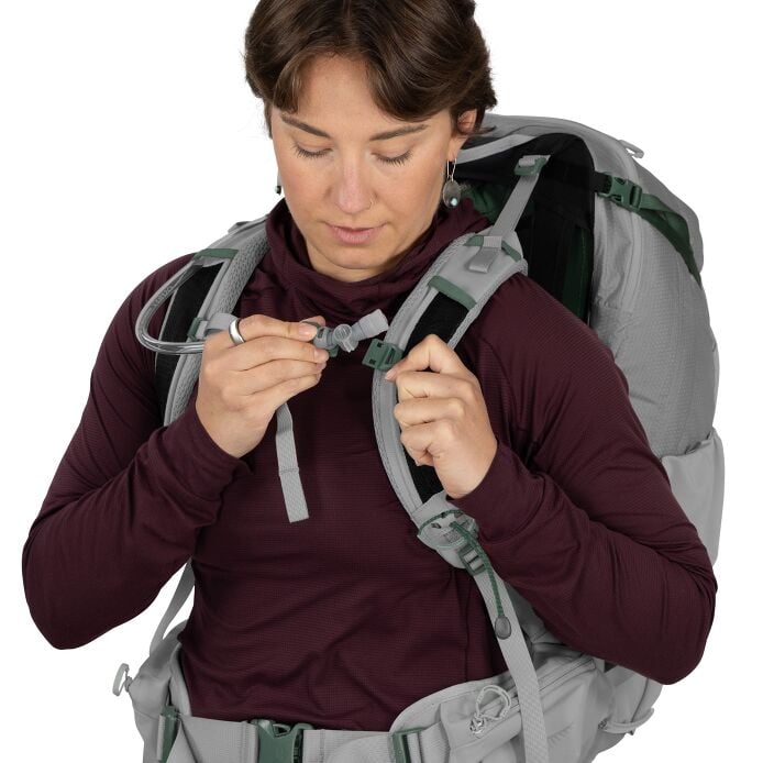 Osprey Women's Mira 34 Hiking Hydration Backpack - Quest Outdoors