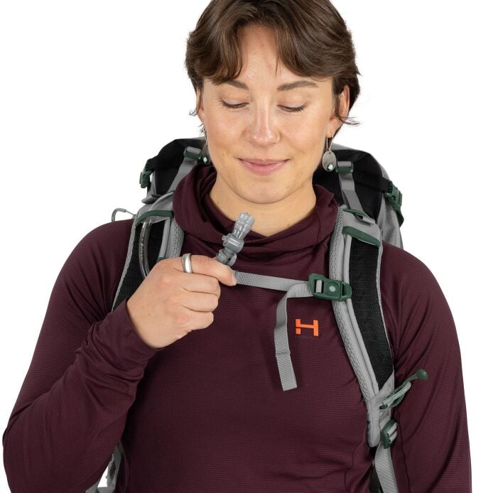 Osprey Women's Mira 34 Hiking Hydration Backpack - Quest Outdoors