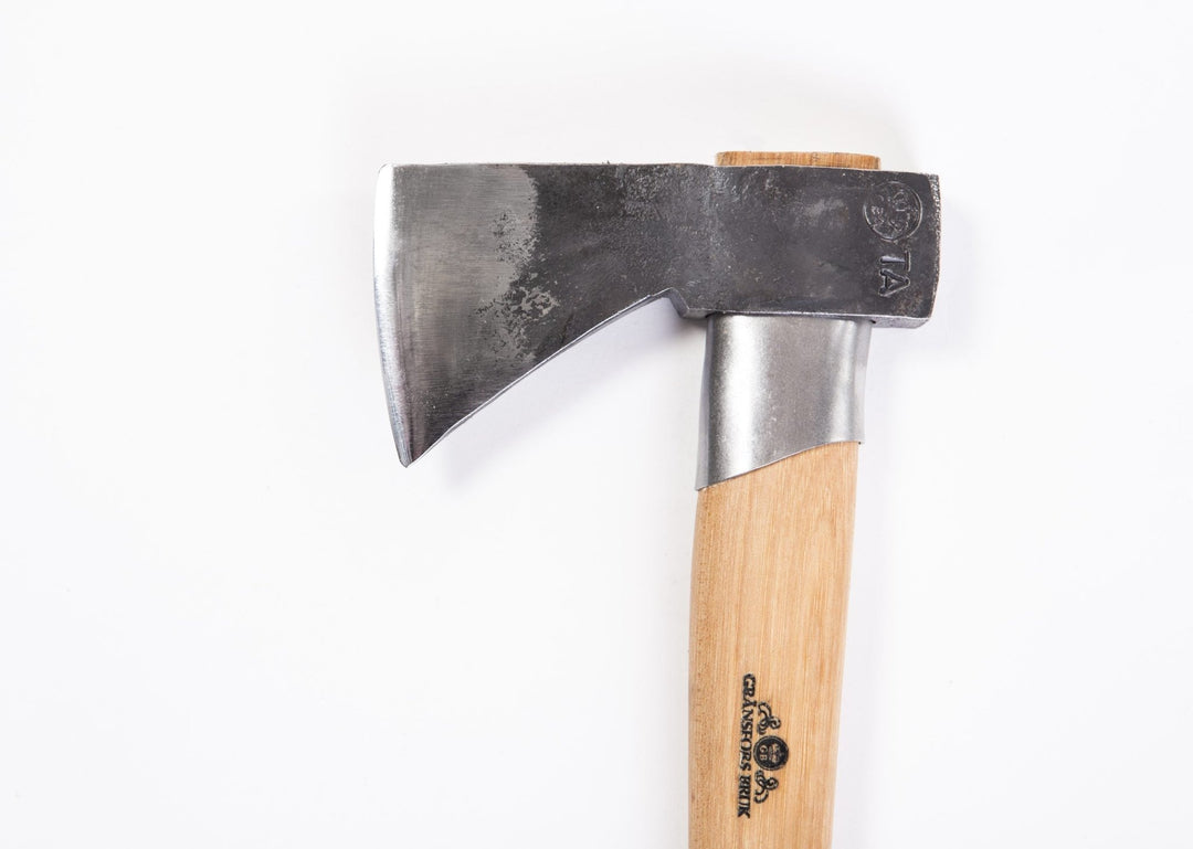 Outdoor Axe - Quest Outdoors