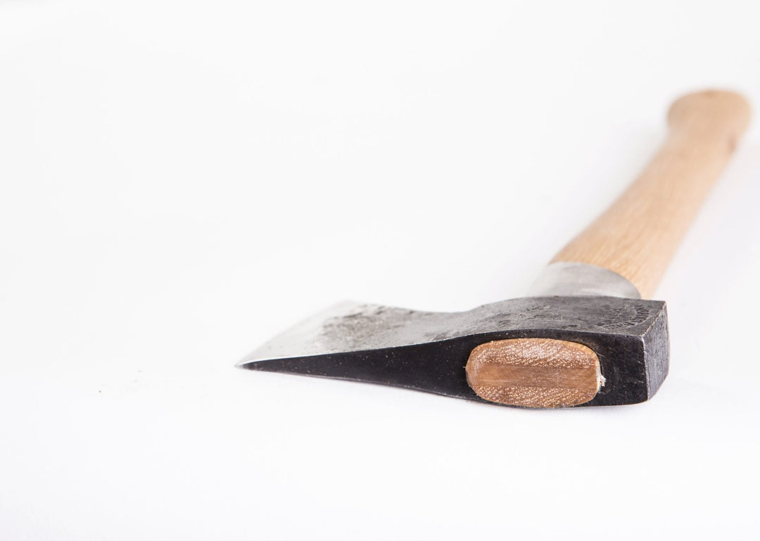 Outdoor Axe - Quest Outdoors
