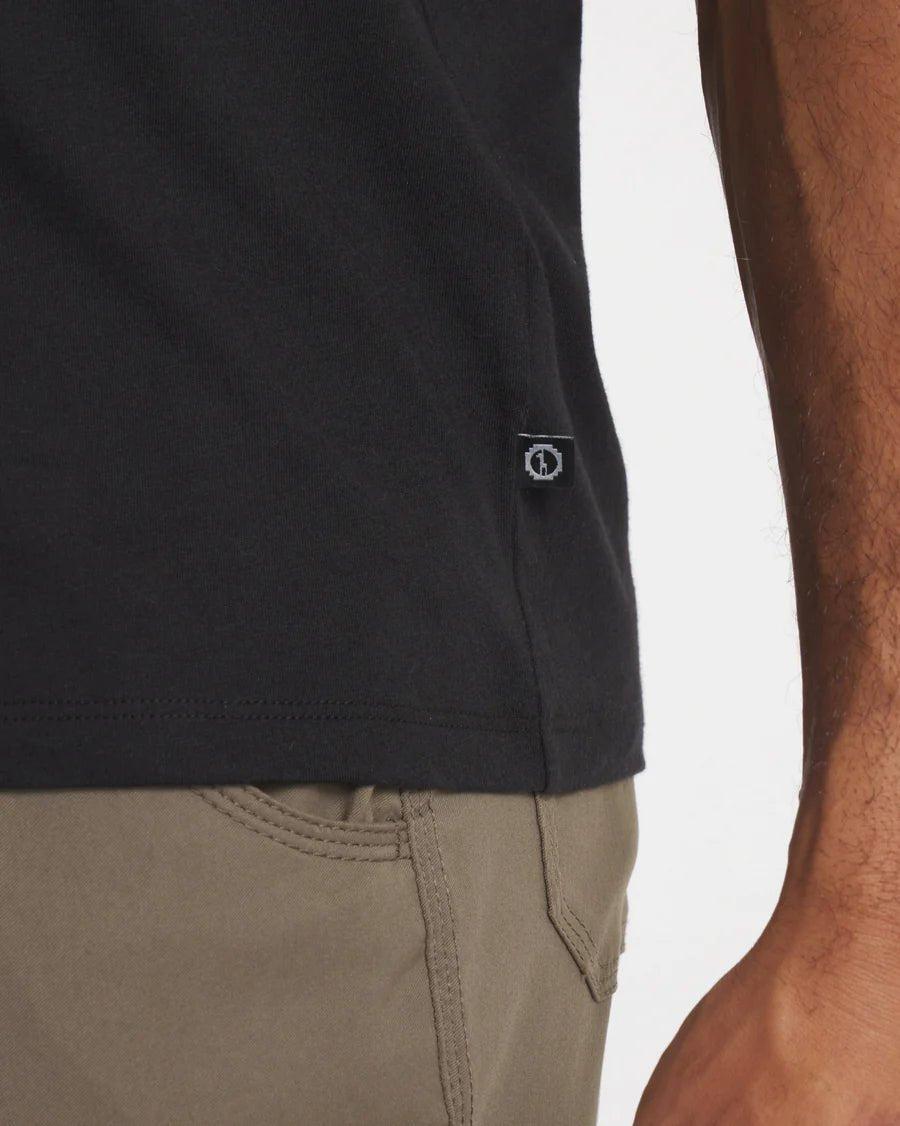 Paka Men's Essential Tee - Quest Outdoors