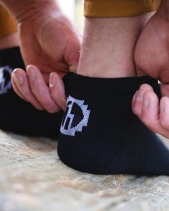 Paka Trail 1/4 Crew Socks - Quest Outdoors
