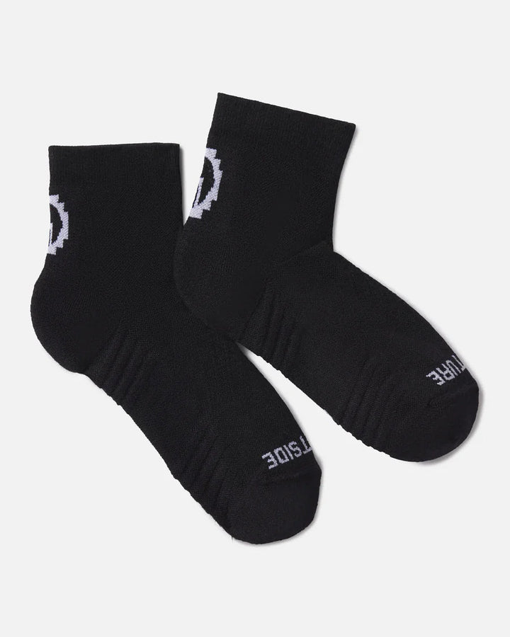 Paka Trail 1/4 Crew Socks - Quest Outdoors