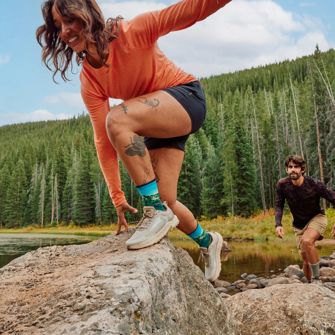 Smartwool Women's Hike Mountain Lake Print Crew Socks - Quest Outdoors