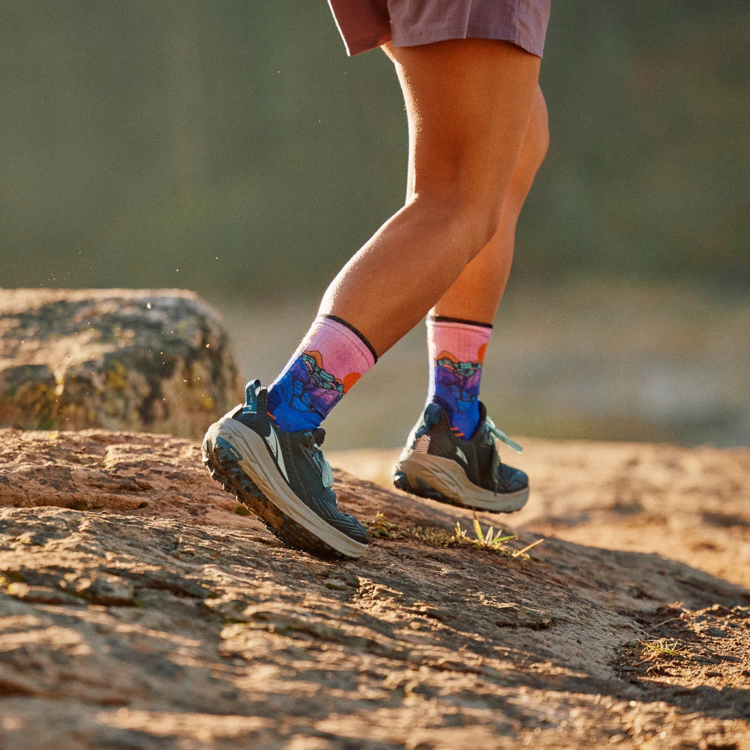 Smartwool Women's Hike Mountain Sunrise Print Crew Socks - Quest Outdoors