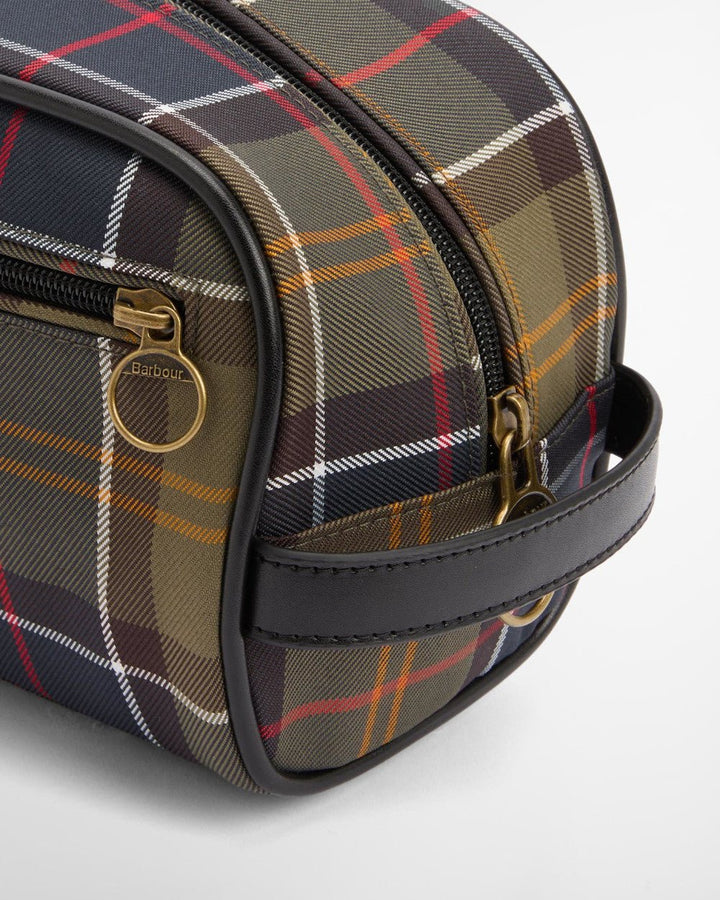 Tartan Washbag - Quest Outdoors