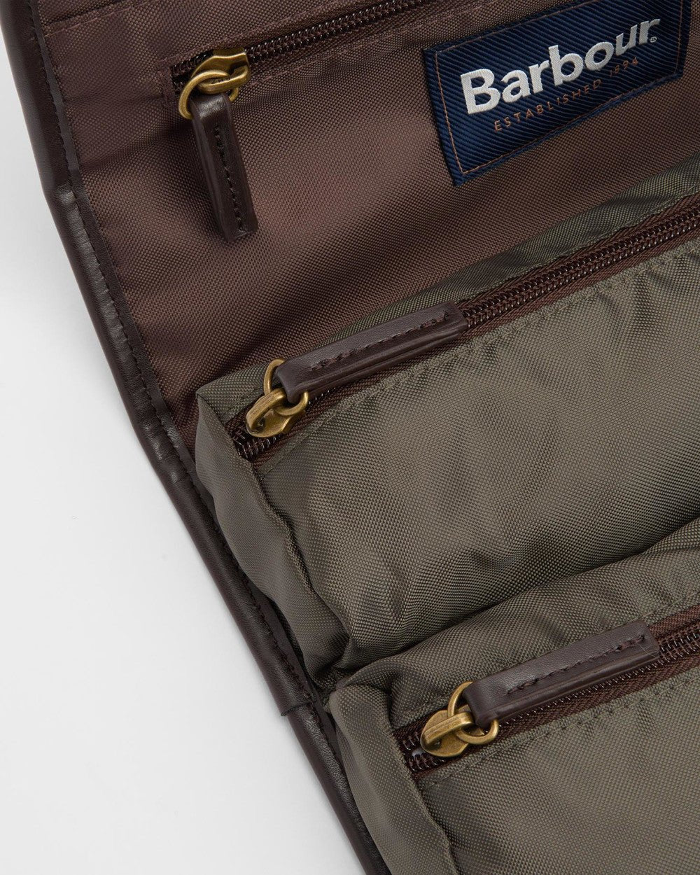 Waxed Hanging Washbag - Quest Outdoors