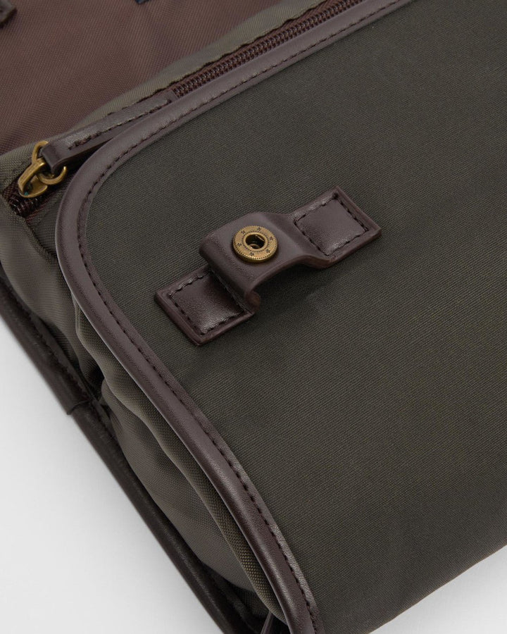 Waxed Hanging Washbag - Quest Outdoors