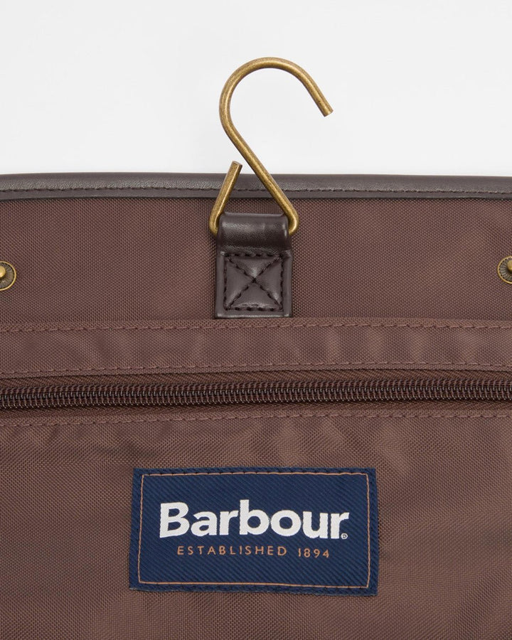Waxed Hanging Washbag - Quest Outdoors