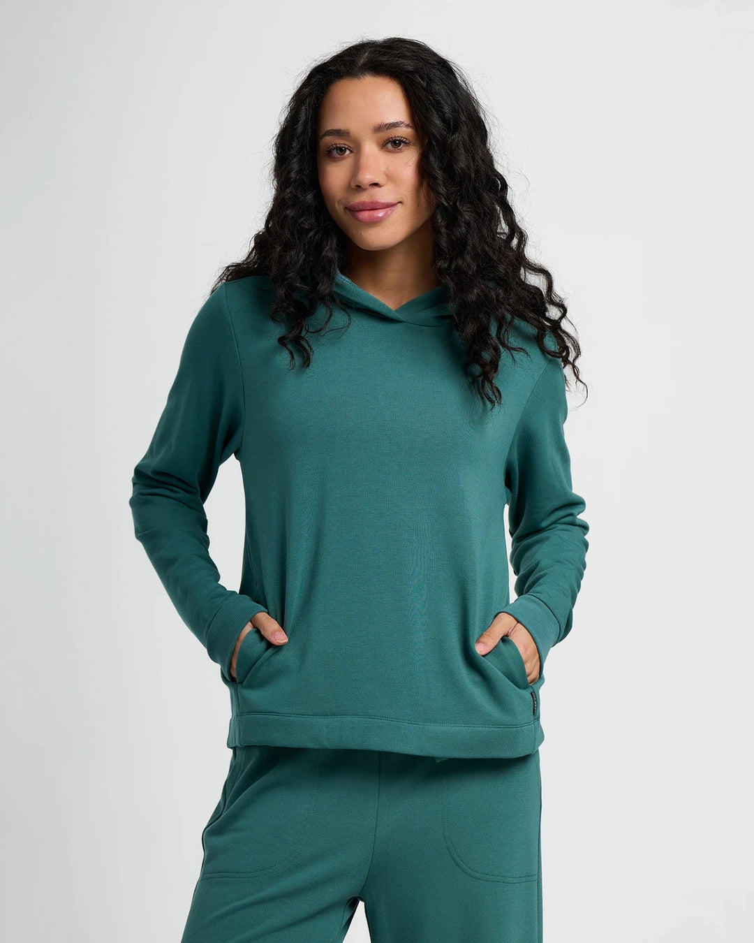 Women's Bamboo Lightweight Fleece Cropped Hoodie - Quest Outdoors