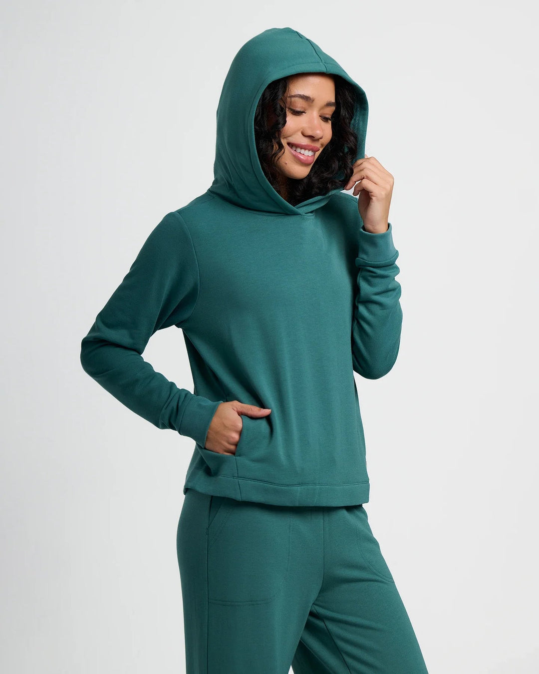 Women's Bamboo Lightweight Fleece Cropped Hoodie - Quest Outdoors