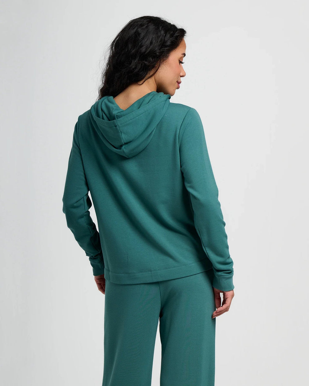 Women's Bamboo Lightweight Fleece Cropped Hoodie - Quest Outdoors