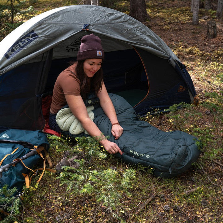 Women's Cosmic Synthetic 20 Degree Sleeping Bag - Quest Outdoors